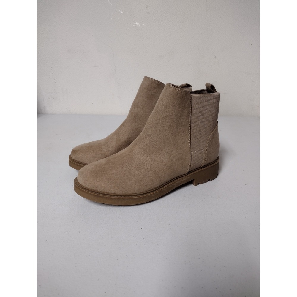Esprit Selma Womens Taupe Tan Faux Suede Chelsea Lug Sole Ankle Boots Size 8M